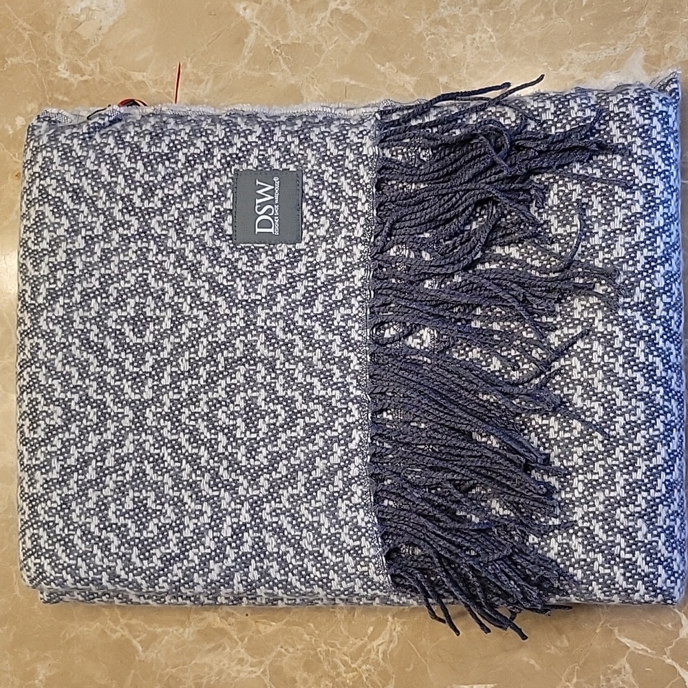 DSW Beautiful Dark Gray/Light Gray Silky Soft Fringed Throw,  OS